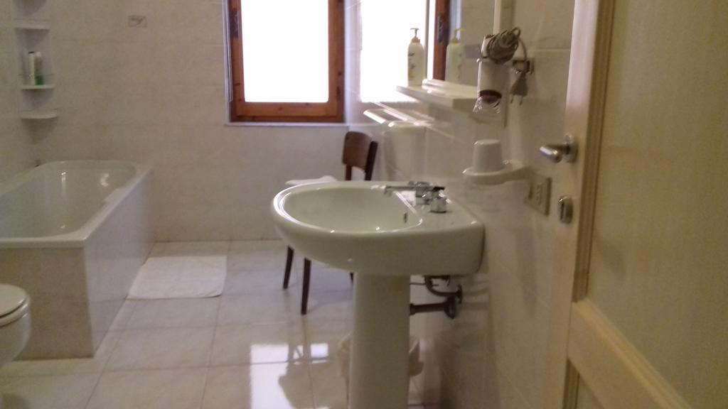 B&B Via Dei Mille カステルサルド エクステリア 写真