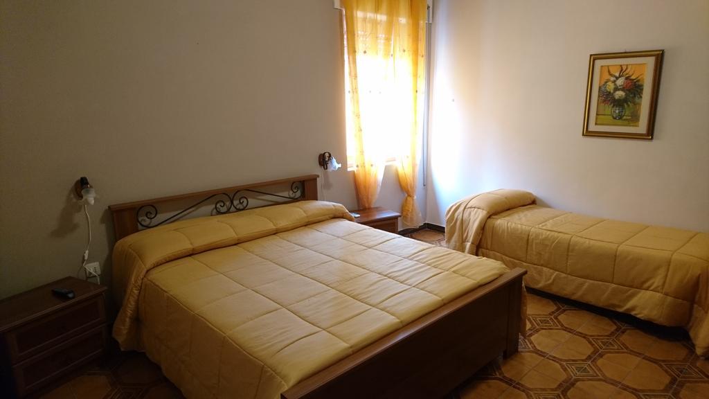 B&B Via Dei Mille カステルサルド エクステリア 写真
